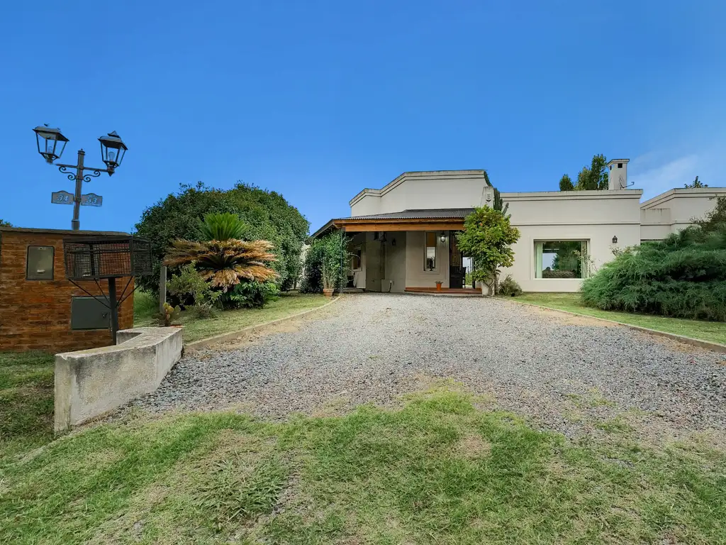 Casa en Venta - 3 dormitorios - USD 239.000