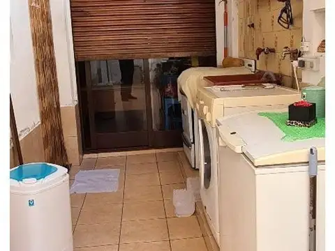 VENTA VIVIENDA MULTIFAMILIAR EN ZONA CHILAVERT