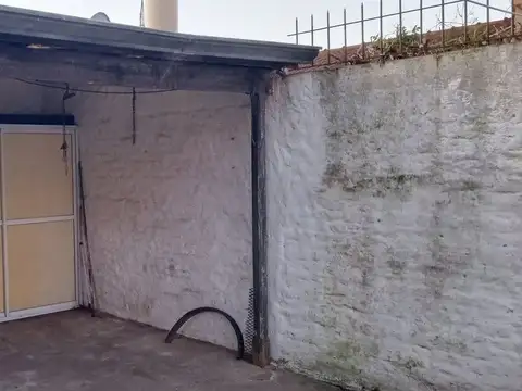 VENTA CASA CUATRO AMBIENTES CON PATIO EN ESPELETA