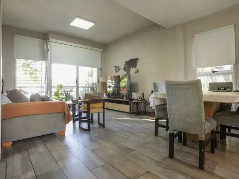 Depto Tipo Casa en Venta de 5 ambientes