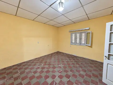 CASA/ A REFACCIONAR/ AV. ITALIA/ OPORTUNIDAD