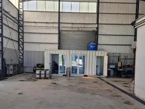 Depósito con Cámara de Frío en Parque Industrial