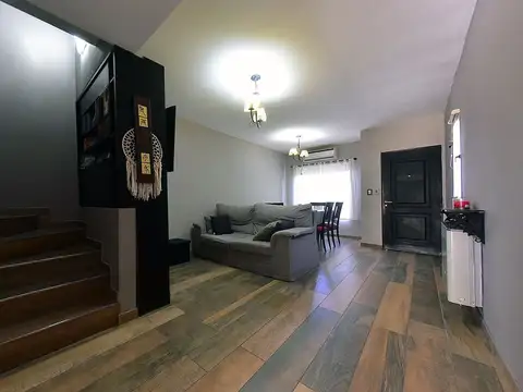 Casa 3 ambientes con 2 baños