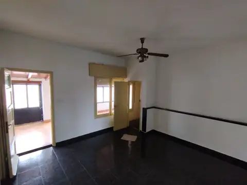 Avenida Estanislao Zeballos 2800, Piso 1