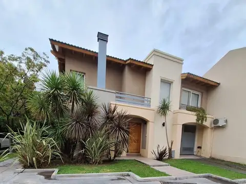 Juan Manuel Estrada 1100