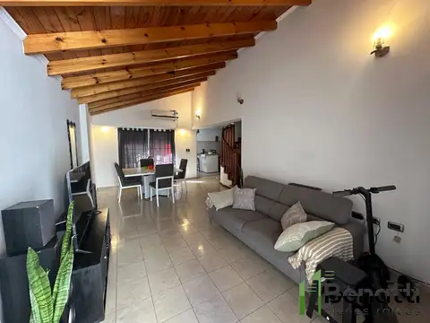 Depto Tipo Casa en Venta de 4 dormitorios