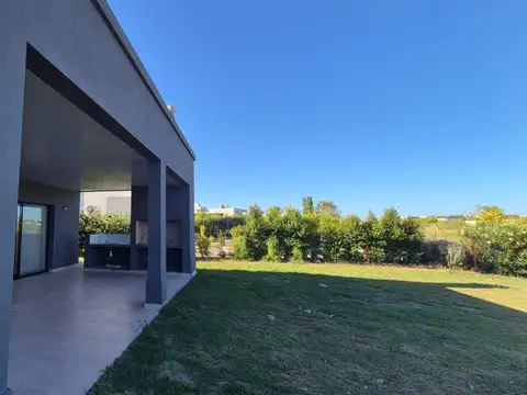 Casa en Venta al Este