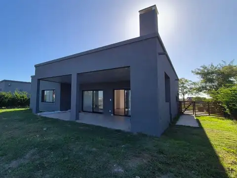 Casa en Venta en El Cantón - Barrio Islas, USD 250.000