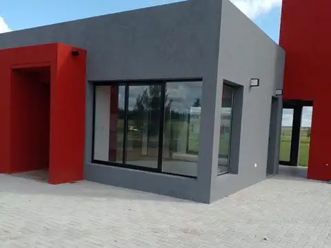 Casa en venta - 3 dormitorios 2 baños - quincho y parrilla - 1400mts2 - Coronel Brandsen