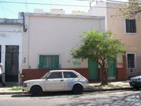 Venta Casa 3 Ambientes con Patio, Doble Altura en Flores