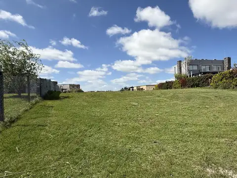 Lote en Venta de 1.000 m2 en Barrio San Sebastián(ESCOBAR) AREA 5, Frente a la LAGUNA