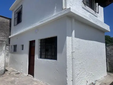ALQUILER CASA DUPLEX DOS DORMITORIOS COCHERA PANDO