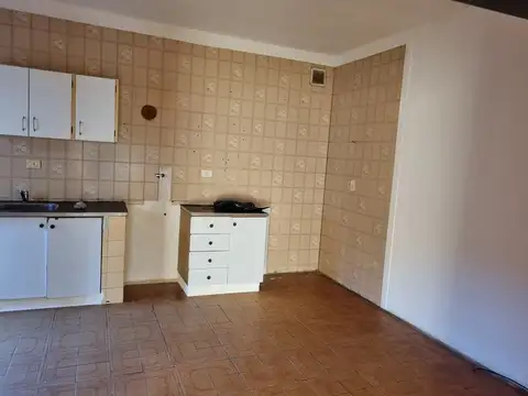 Casa en Alquiler con 1 cochera