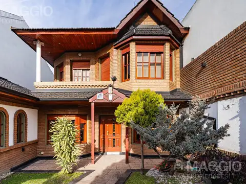 Venta Casa 5 Ambientes Tapiales 