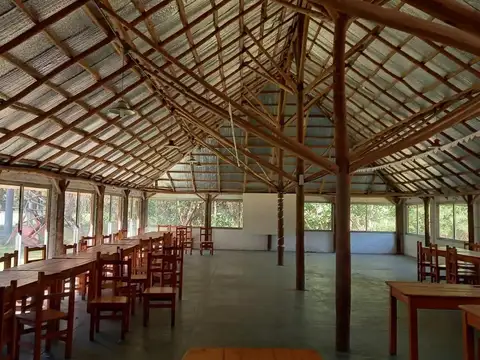 Casa quinta con hermoso parque y piscina