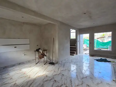 Casa 3 ambientes con 1 baño