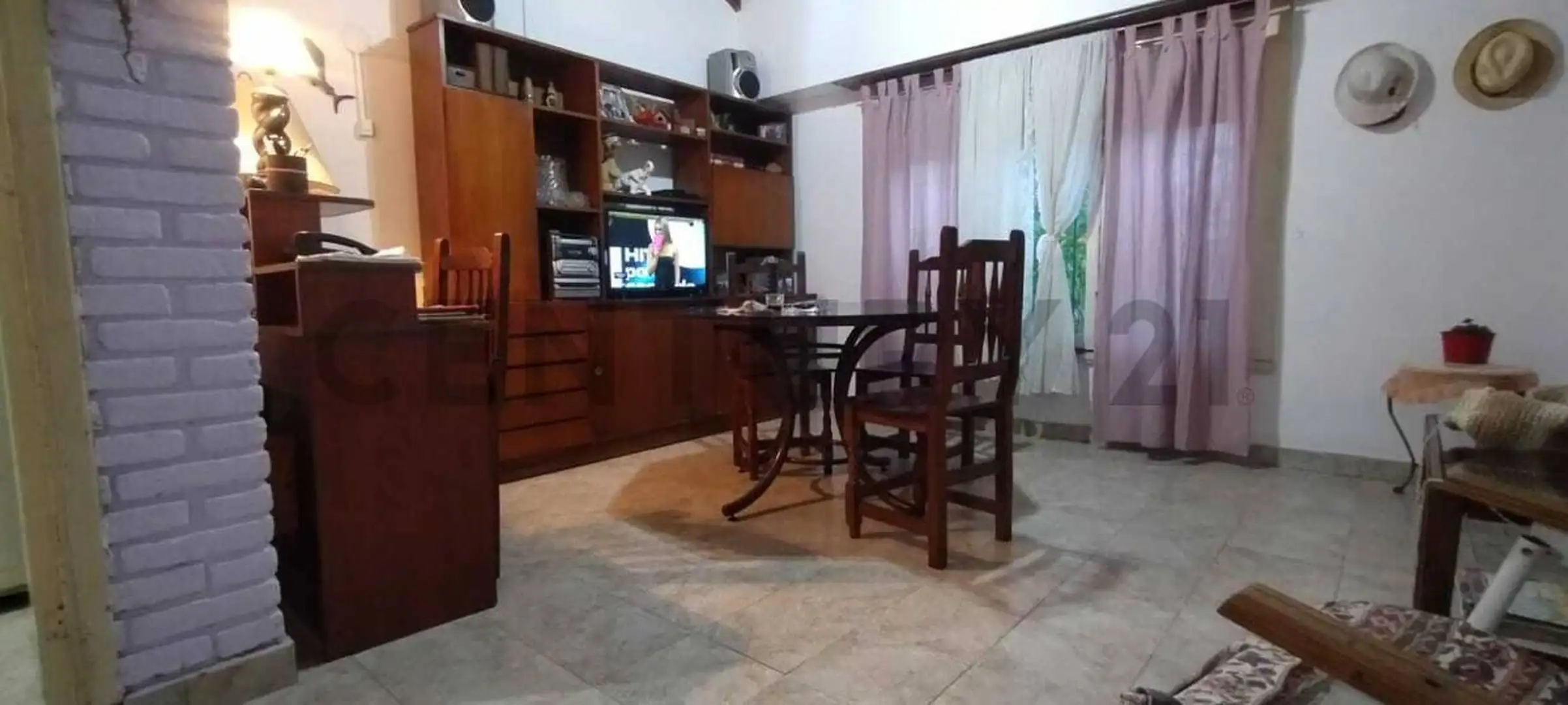 Casa 3 ambientes en alquiler sobre William Morris 6931