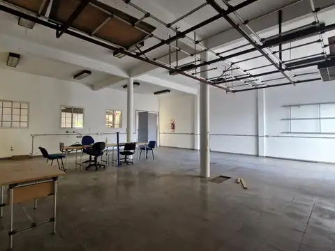 Oficina 6 ambientes con 4 baños