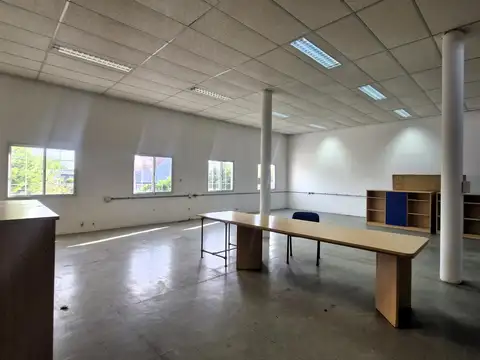 ALQUILER DEPOSITO Y OFICINAS EN VILLA ELISA LA PLATA