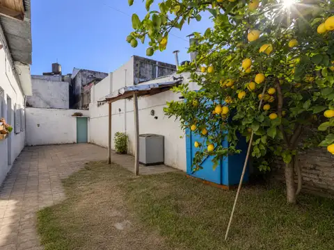 VENTA PH 6 AMBIENTES Y JARDIN EN PARQUE CHACABUCO