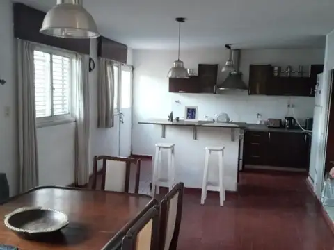 Casa 5 ambientes con 4 baños