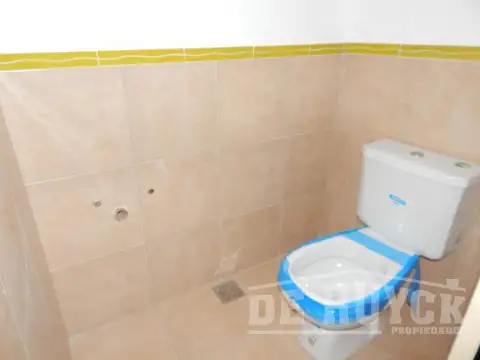 Casa en Alquiler con 1 cochera