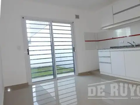 Casa en Alquiler en Quilmes Oeste, $ 850.000