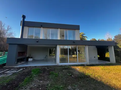 Casa en Alquiler de 3 dormitorios