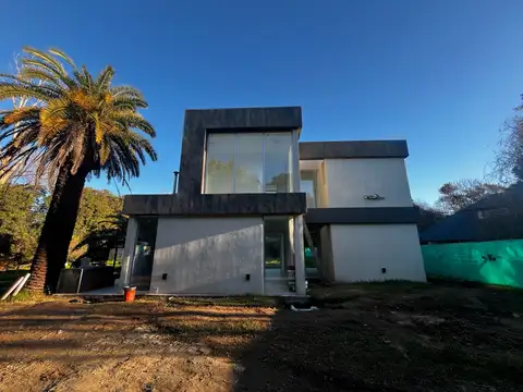 Casa en Alquiler en Bella Vista, USD 1.900