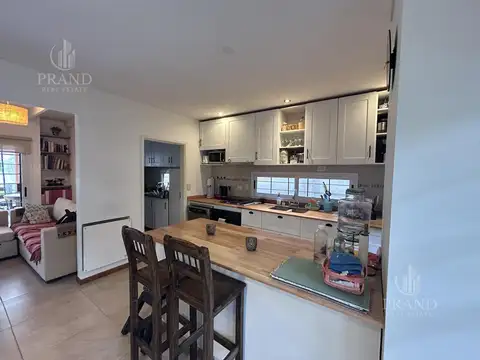 Casa en Venta con 2 cocheras