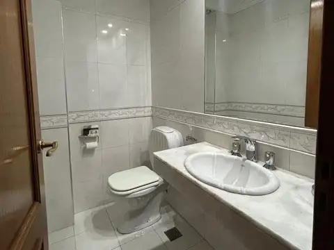 Departamento 5 ambientes con 3 baños