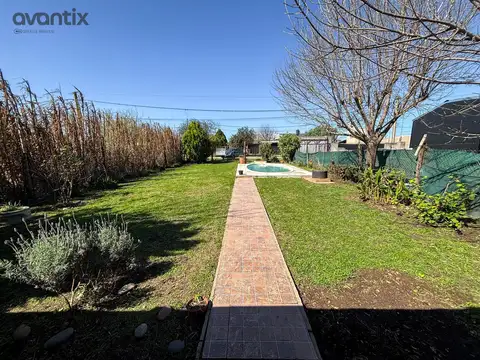 QUINTA CON AMPLIO JARDÍN Y PISCINA EN ALQUILER - LEHMANN