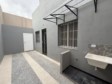 Depto Tipo Casa en Alquiler de 2 ambientes