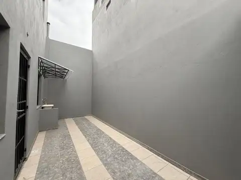 Depto Tipo Casa en Alquiler de 1 dormitorio