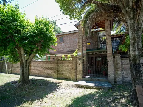 Casa - Venta - Argentina, Manuel B Gonnet - Calle 9 Y  504 2781