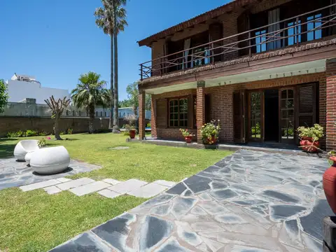 Casa en Venta en Manuel B Gonnet, USD 227.000