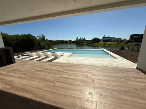 Casa en Venta El Canton Norte 5 dormitorios a la laguna