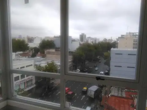 Excelente oficina en zona perferica de Avellaneda y Nazca