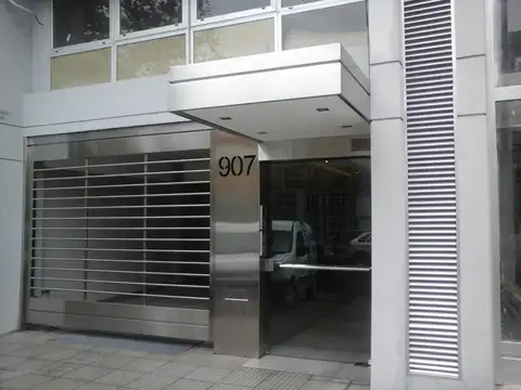 Excelente oficina en zona perferica de Avellaneda y Nazca