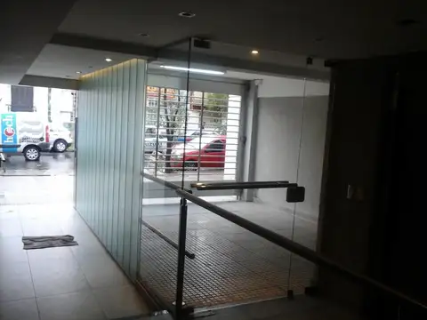 Excelente oficina en zona perferica de Avellaneda y Nazca