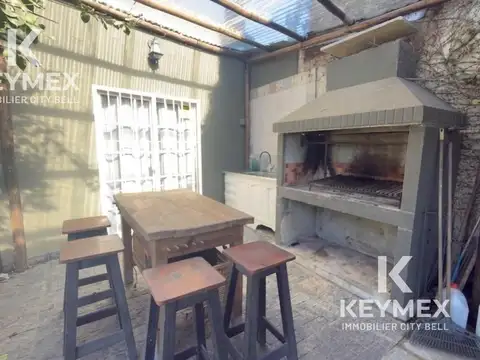 Casa en Venta con 2 cocheras