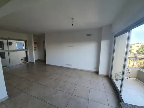 Departamento en Alquiler en Valentín Alsina, $ 600.000
