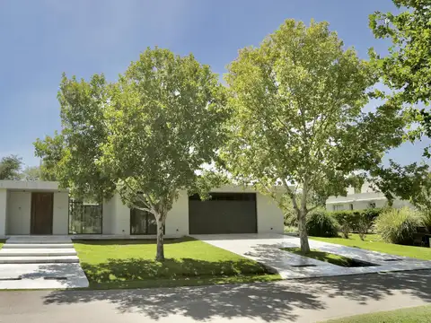 Casa en venta, 3 dormitorios en Pilar - Estancias Del Pilar, con parrilla y pileta