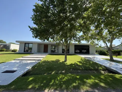 Casa en Estancias del Pilar