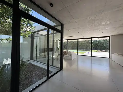 Casa en Venta al Oeste