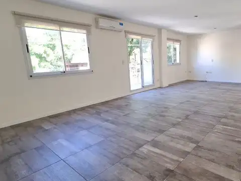 Depto Tipo Casa 4 ambientes con 2 baños