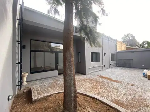 CASA DE PASILLO EN VENTA 3 DORMITORIOS CON PATIO