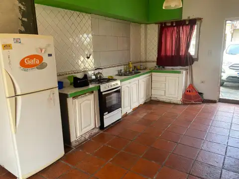 Casa 3 ambientes con 2 baños