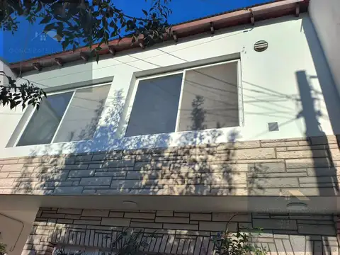 Depto Tipo Casa en Alquiler de 3 ambientes