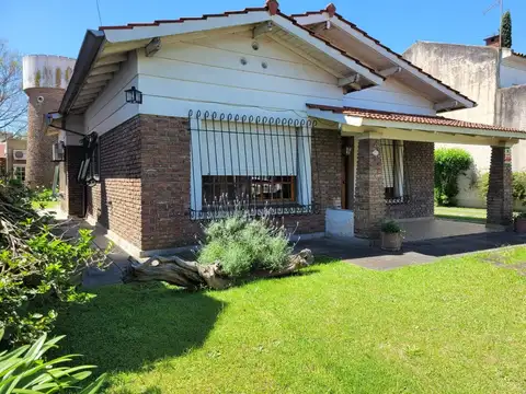 Casa en Venta en Castelar, USD 280.000